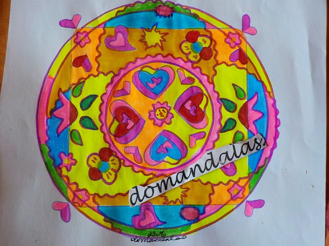 Un Mandala Dessiné à La Main Mandalas Sur Le Thème Des Fleurs Et Végétation 100 Mandalas 